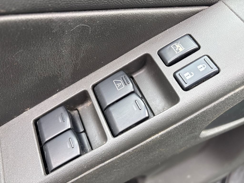 Used 2020 Nissan Frontier PRO-4X w/ Pro-4x Utility Package image 12