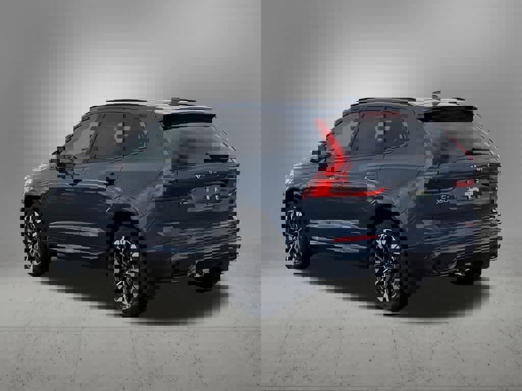 New 2026 Volvo XC60 B5 Plus w/ Protection Package Premier image 4