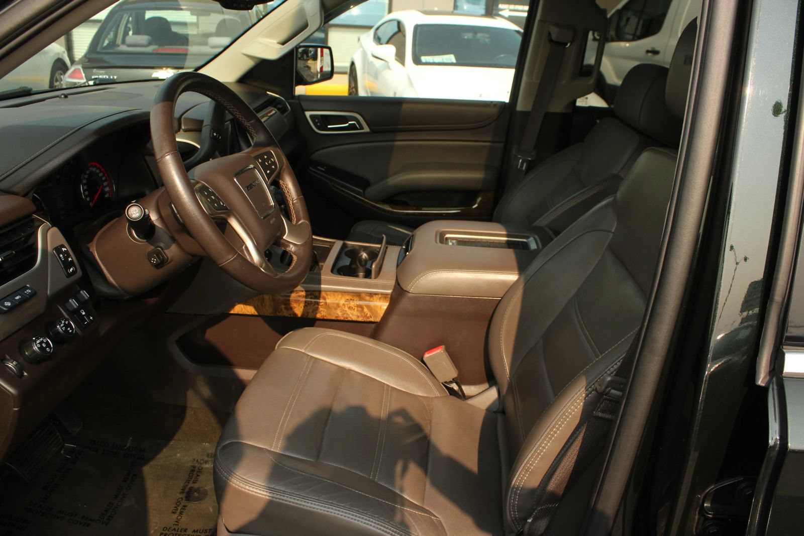 Used 2016 GMC Yukon XL Denali w/ Open Road Package AWD/4WD image 14