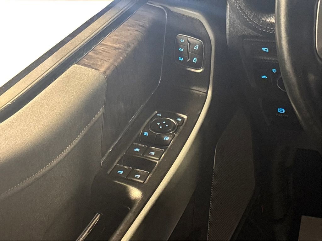 Used 2022 Ford F150 Lightning Lariat w/ Max Trailer Tow Package image 36