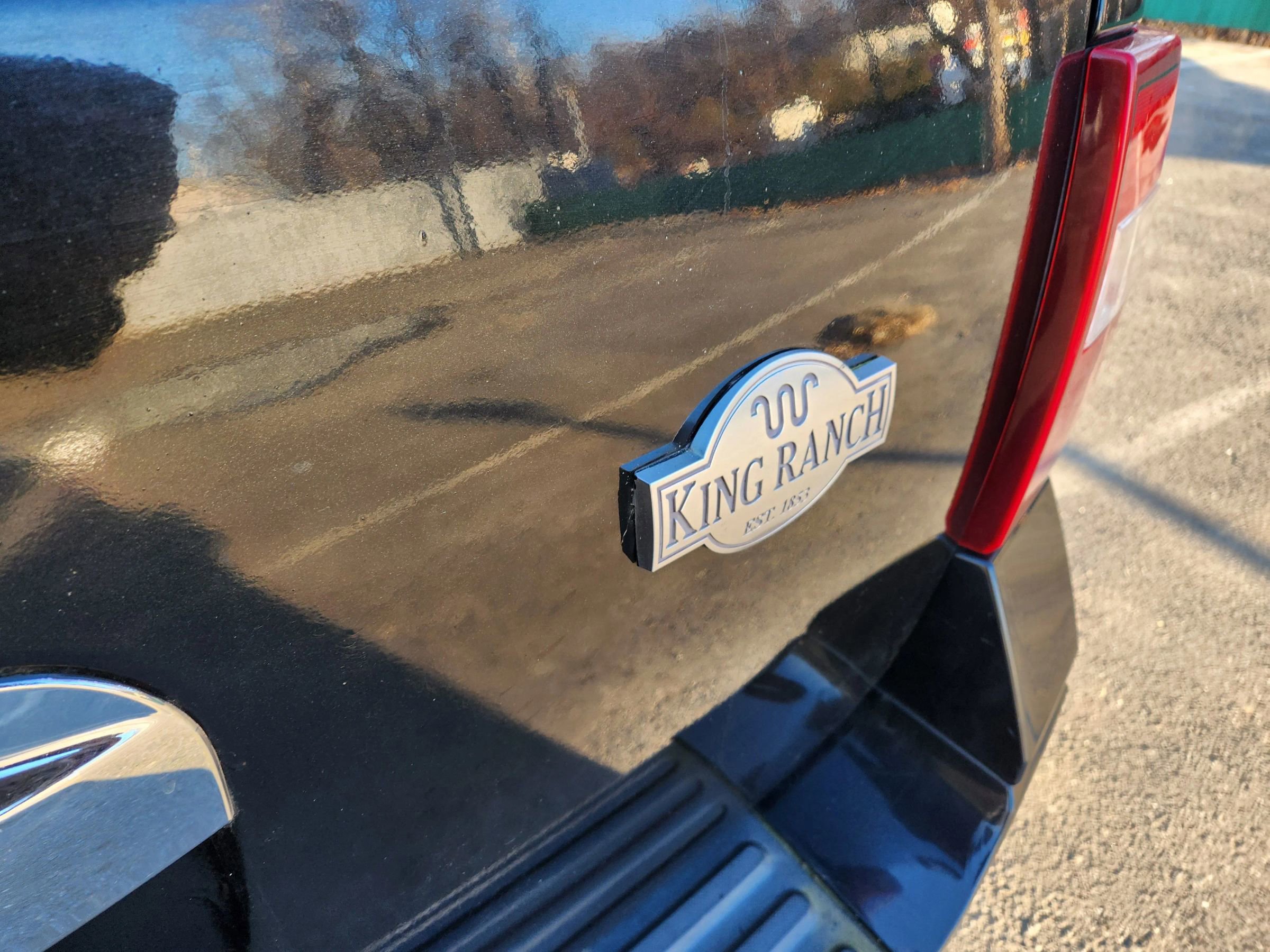 Used 2010 Ford Expedition Limited image 14