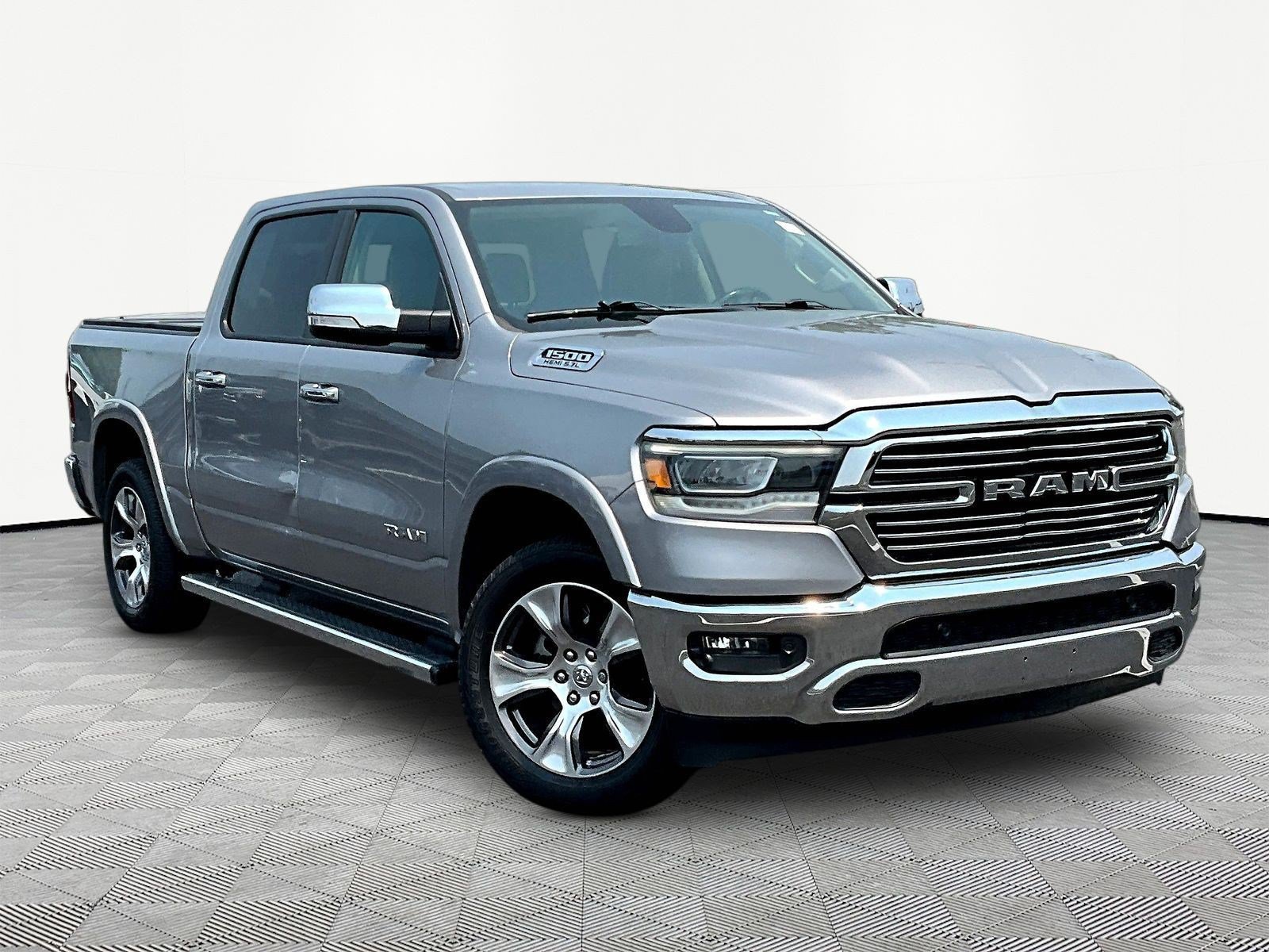 Used 2020 RAM 1500 Laramie AWD/4WD image 3