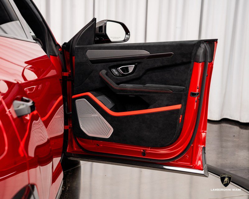 Used 2023 Lamborghini Urus Performante image 40