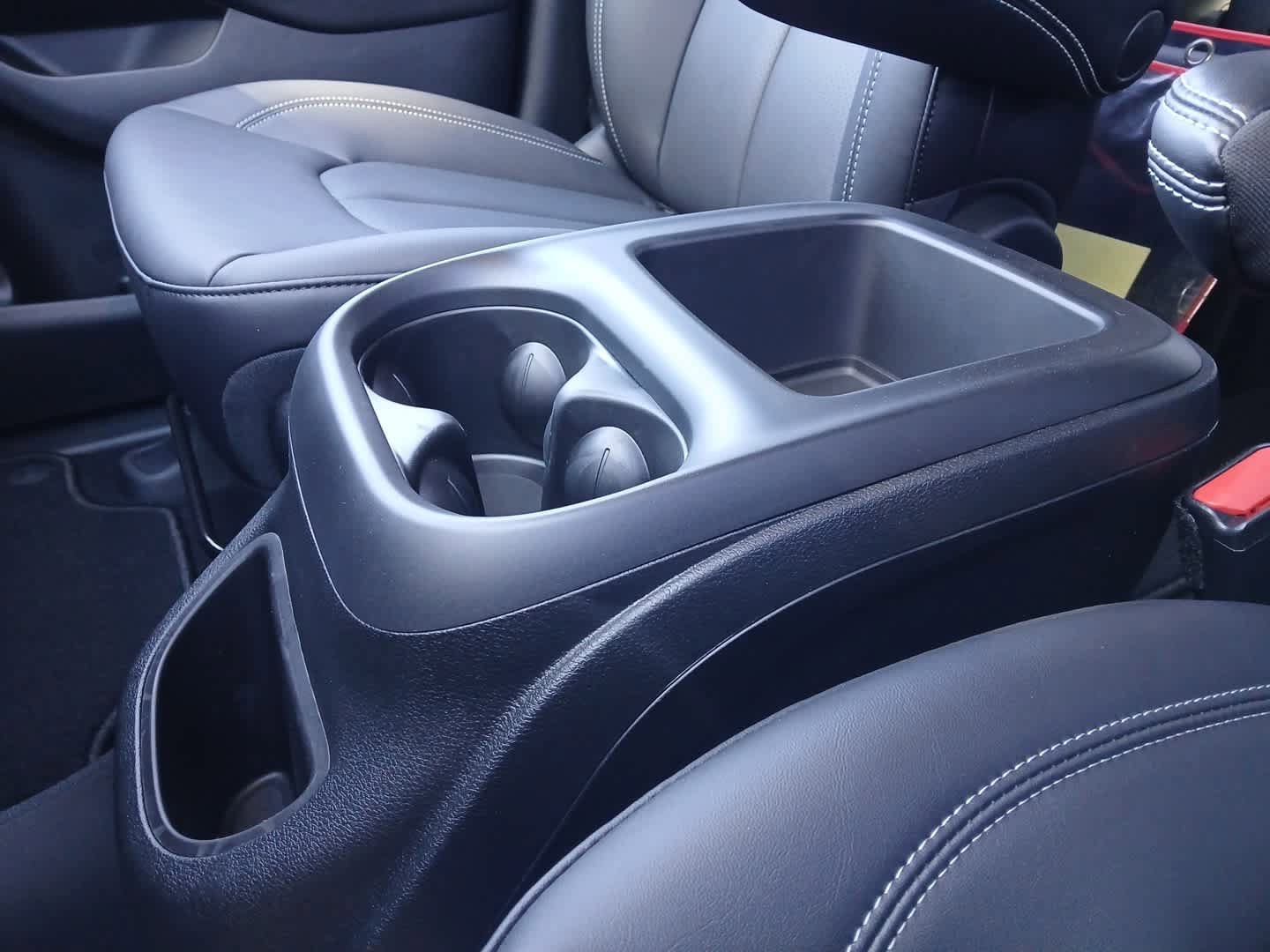 New 2026 Chrysler Pacifica Select w/ S Appearance Package image 39