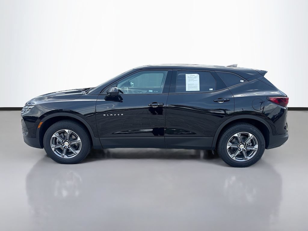Used 2025 Chevrolet Blazer LT FWD image 8