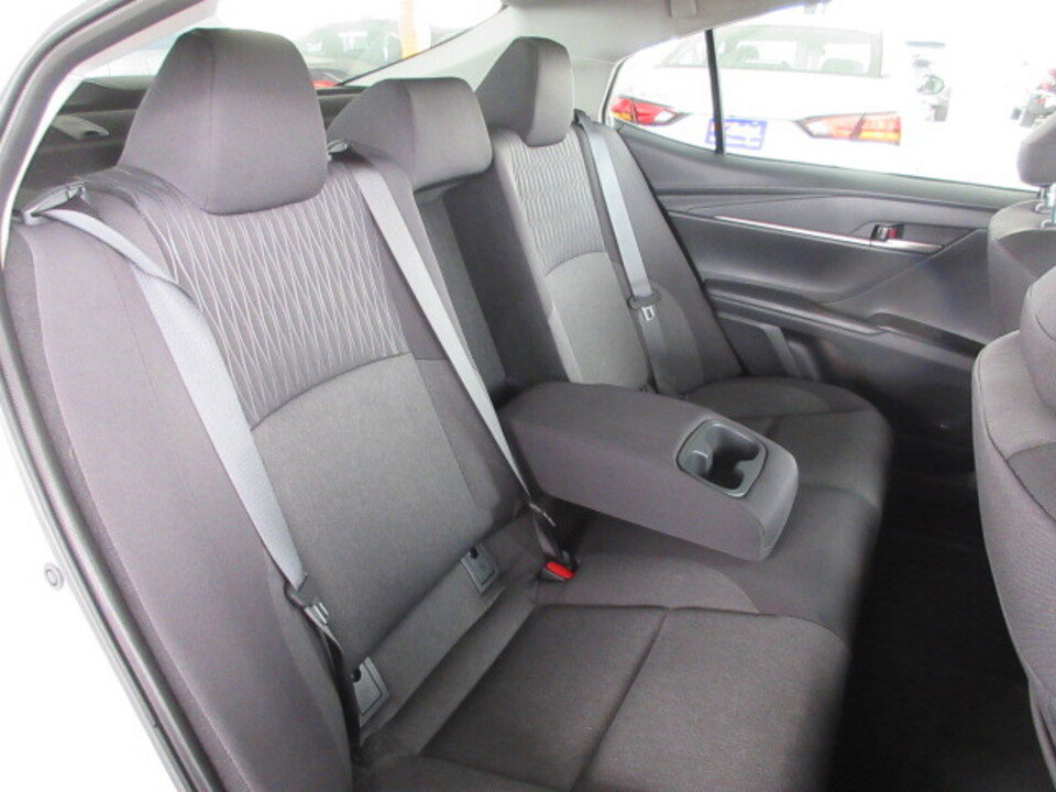 Used 2025 Toyota Camry LE w/ Convenience Package image 32