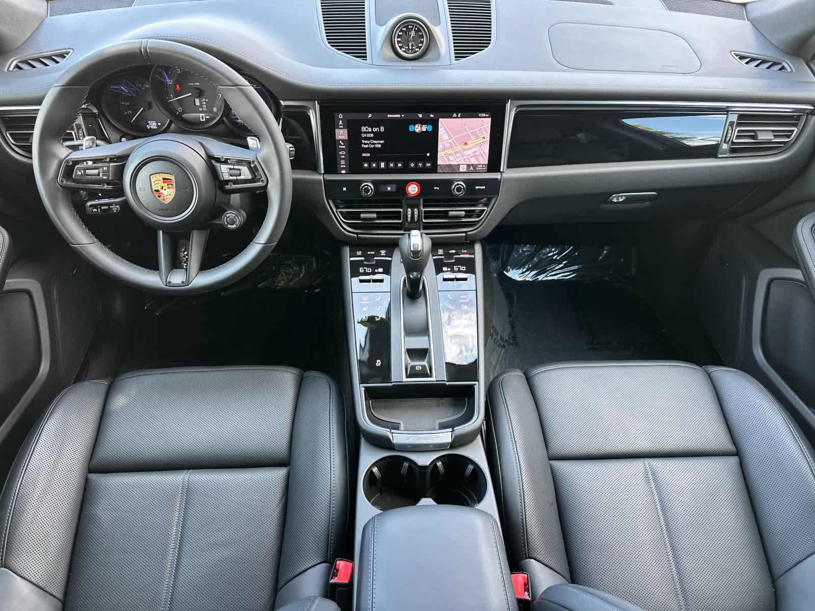 Certified 2026 Porsche Macan AWD/4WD image 6