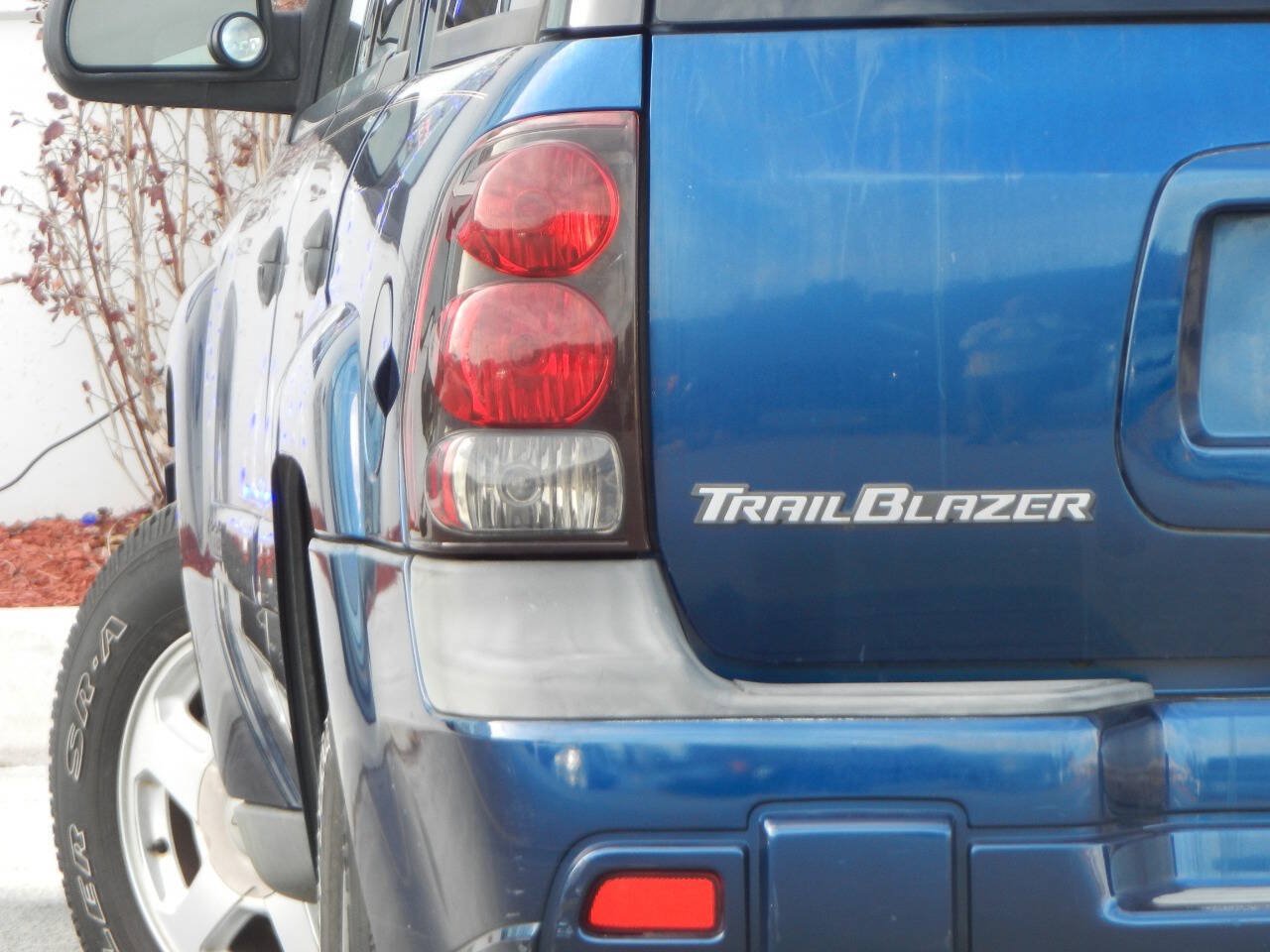 Used 2002 Chevrolet TrailBlazer LS w/ Preferred Equipment Group RWD image 1