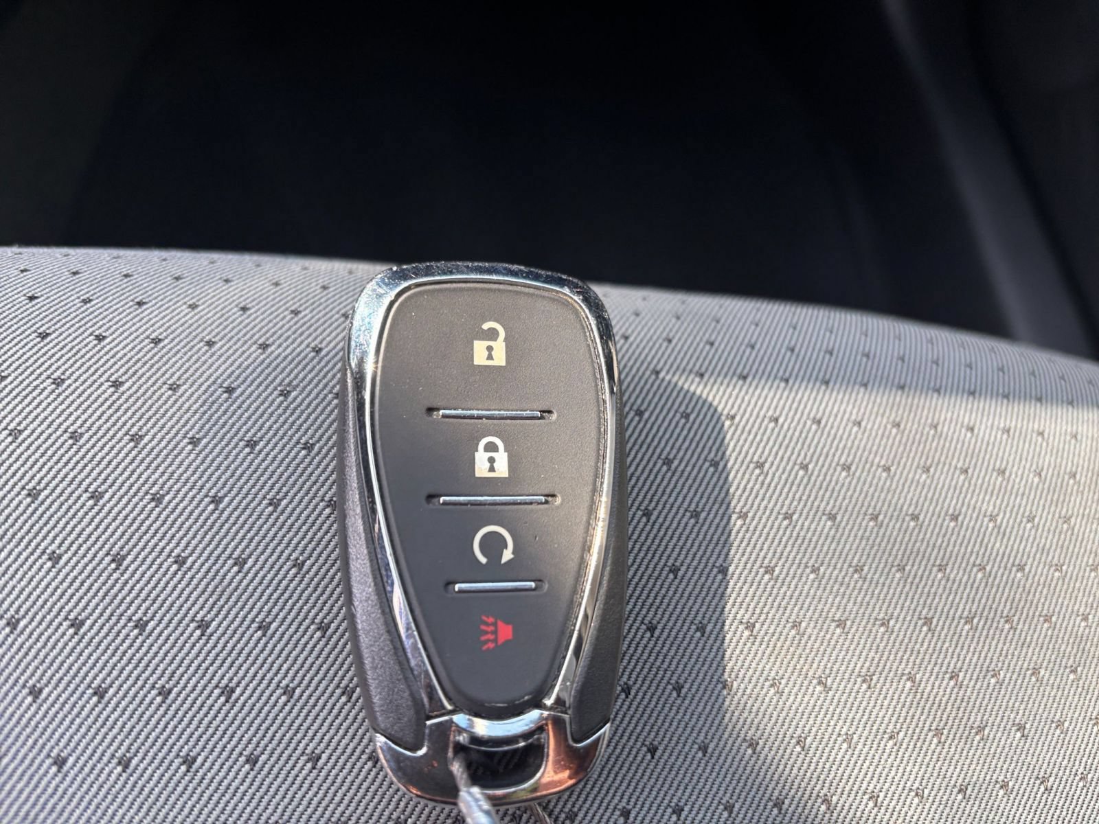 Used 2025 Chevrolet Trax LT FWD image 15