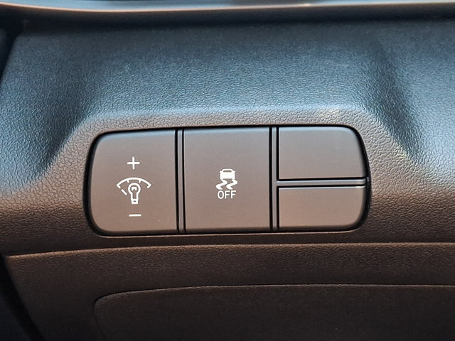 New 2026 Hyundai Elantra SEL Sport FWD image 18