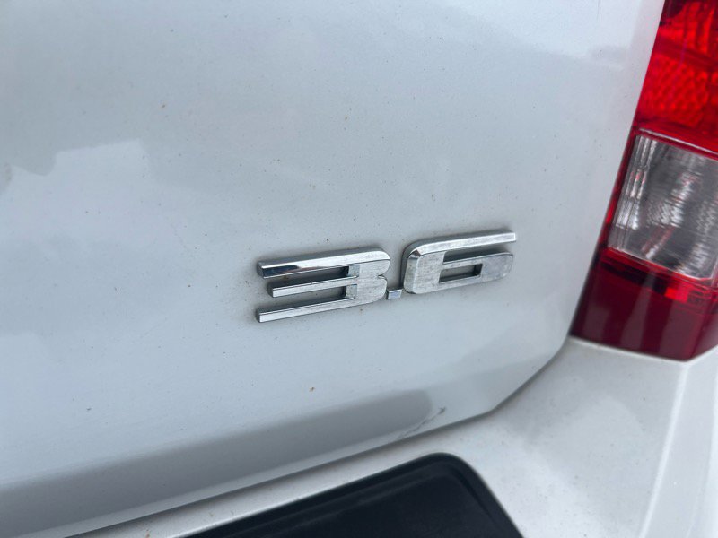 Used 2012 Cadillac SRX Luxury image 5