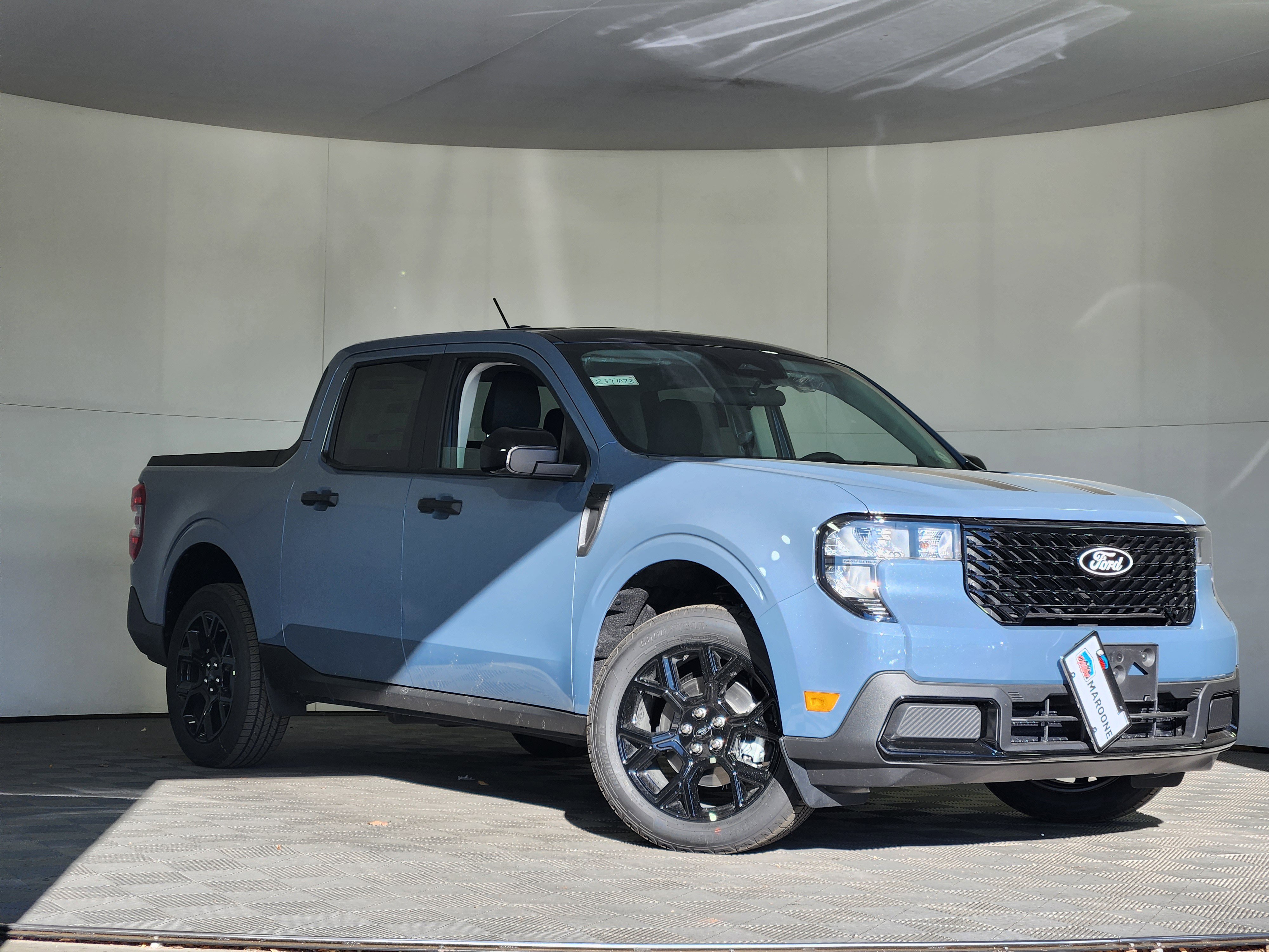 New 2025 Ford Maverick XLT w/ Black Appearance Package