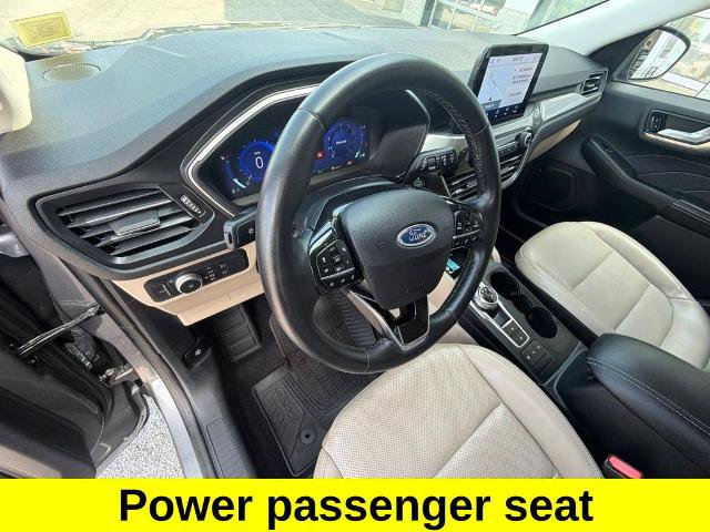 Certified 2022 Ford Escape Titanium AWD/4WD image 18