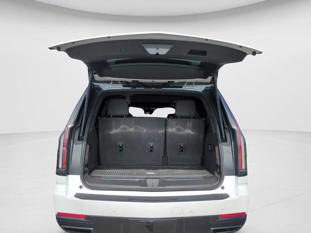 Used 2025 Cadillac Escalade Sport Platinum w/ LPO, Floor Liner Package AWD/4WD image 9