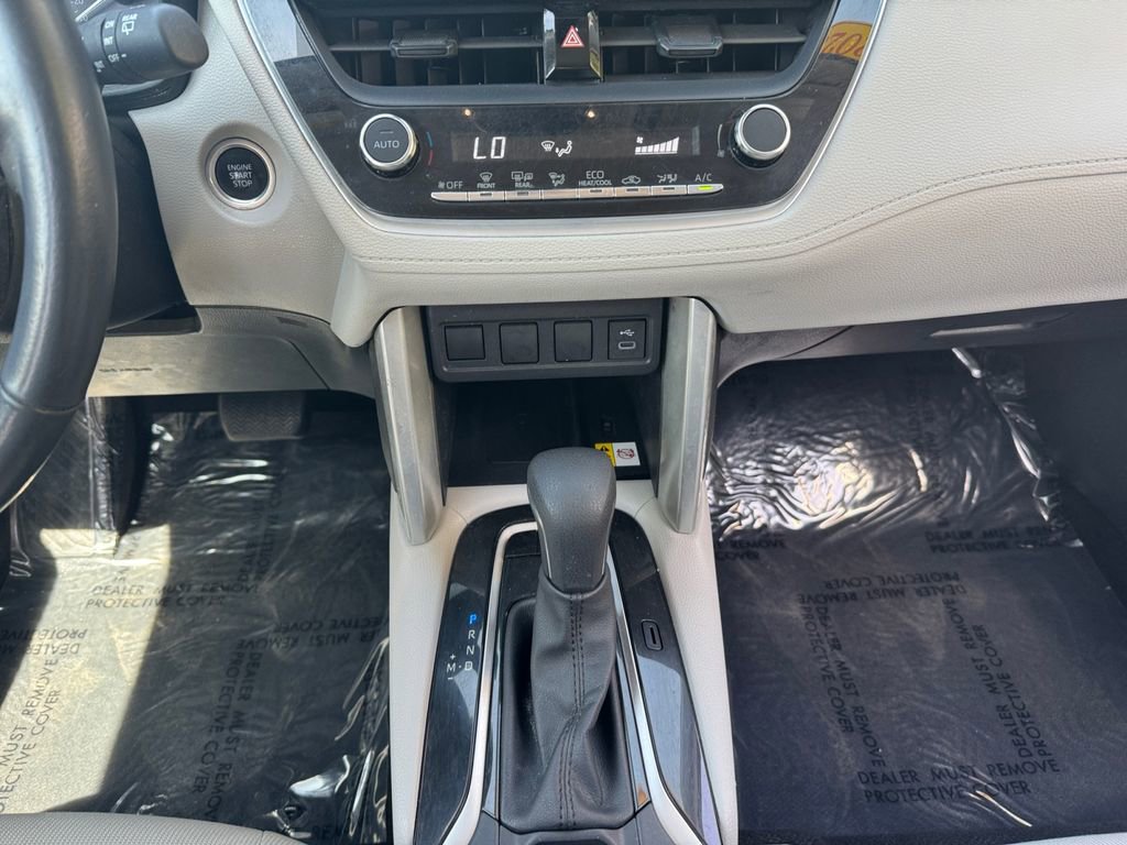 Used 2023 Toyota Corolla Cross LE AWD/4WD image 11