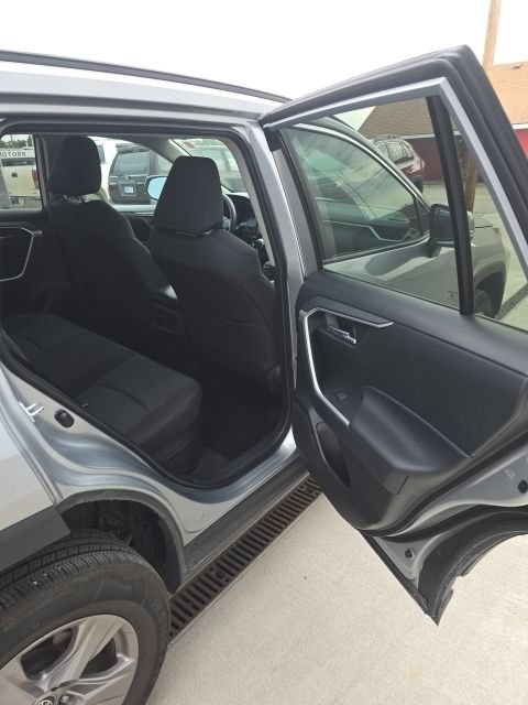 Used 2025 Toyota RAV4 XLE AWD/4WD image 23