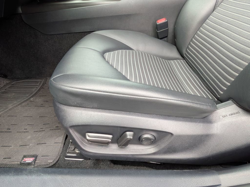 Used 2023 Toyota Camry SE image 14