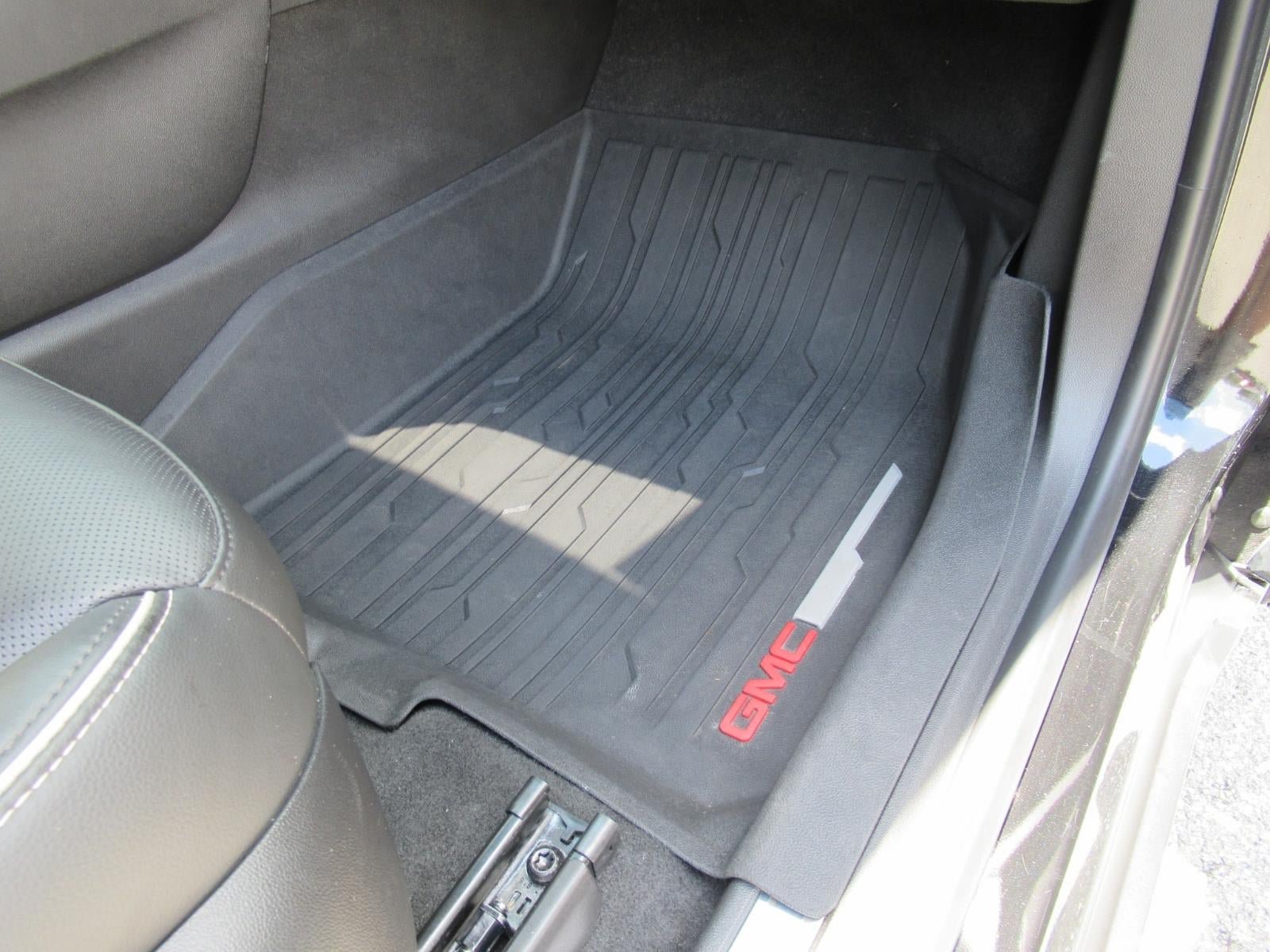 Used 2019 GMC Acadia Denali w/ Technology Package FWD image 12
