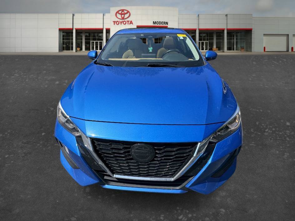 Used 2022 Nissan Sentra SV w/ SV Premium Package FWD image 2