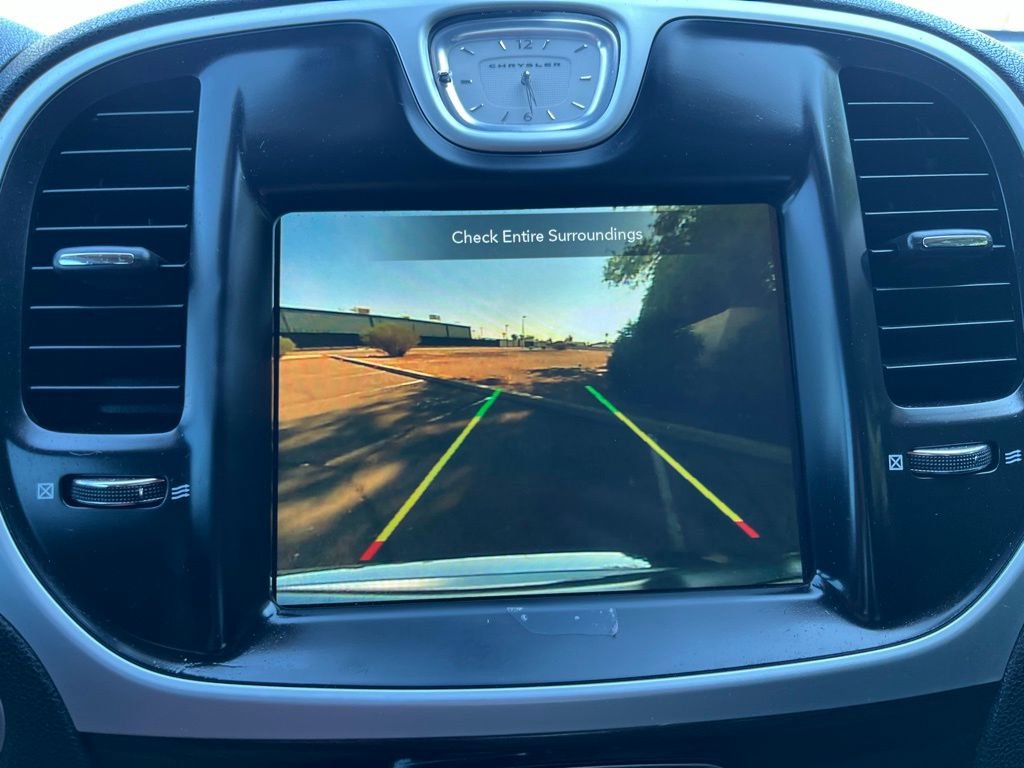 Used 2022 Chrysler 300 Touring image 32