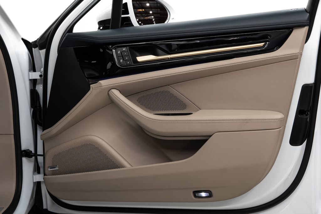 Used 2024 Porsche Panamera 4 image 23