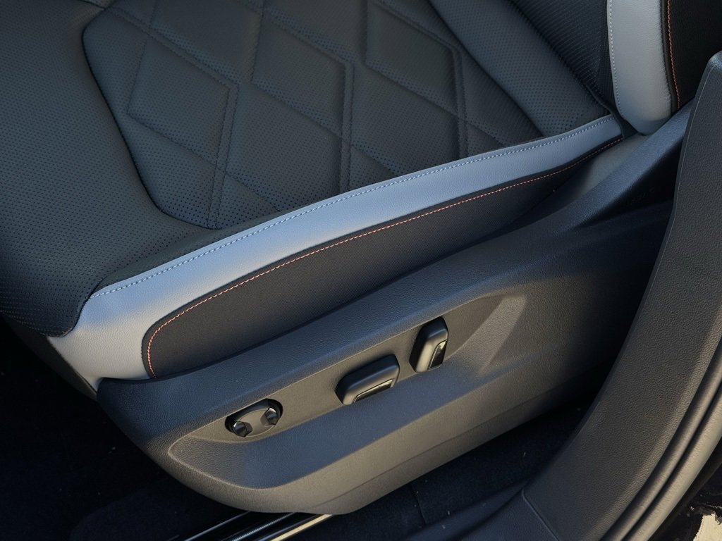 New 2025 Volkswagen Atlas Peak Edition SE image 21