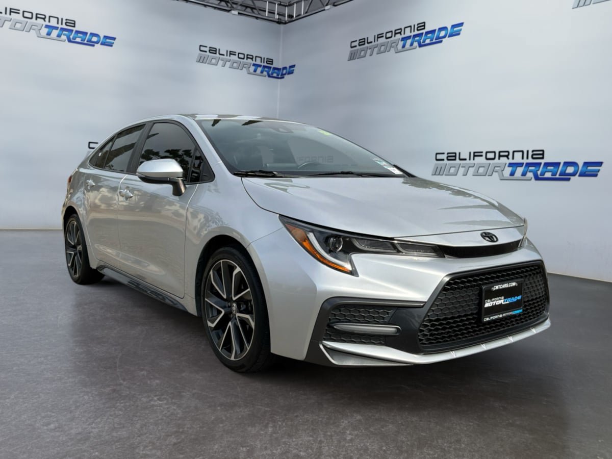 Used 2022 Toyota Corolla SE w/ SE Premium Package FWD image 3