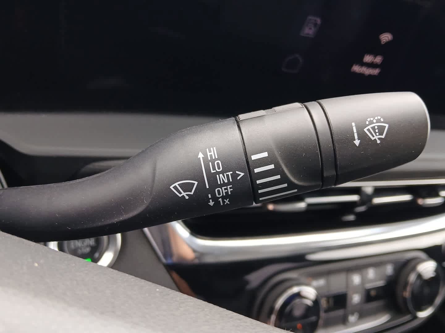 Used 2025 Buick Envista Sport Touring FWD image 30