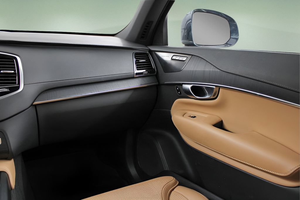 Certified 2023 Volvo XC90 B6 Ultimate w/ Protection Package Premier AWD/4WD image 18