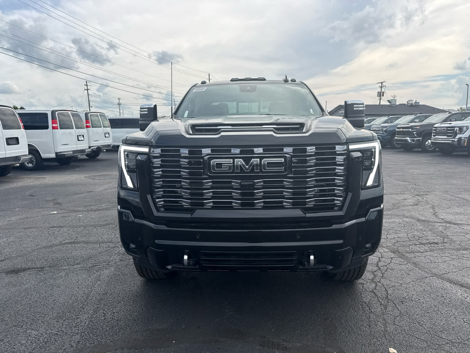 New 2026 GMC Sierra 2500 Denali Ultimate AWD/4WD image 8