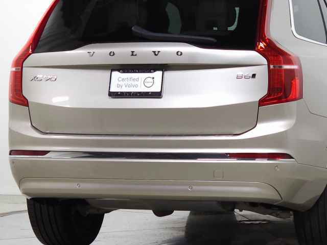 Certified 2024 Volvo XC90 B6 Ultimate w/ Protection Package Premier image 11
