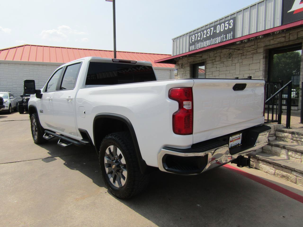 Used 2021 Chevrolet Silverado 2500 LT w/ Texas Edition AWD/4WD image 3