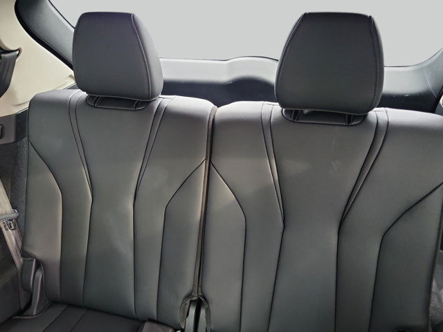 Used 2025 Acura MDX FWD image 12