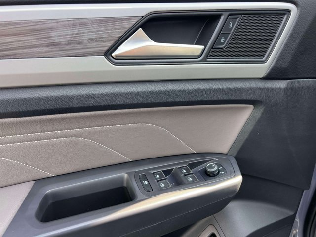 Used 2021 Volkswagen Atlas Cross Sport SE w/ Panoramic Sunroof Package AWD/4WD image 16
