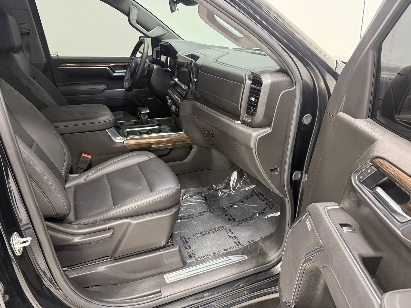 Used 2025 Chevrolet Silverado 1500 LT Trail Boss w/ LT Trail Boss Premium Package image 20