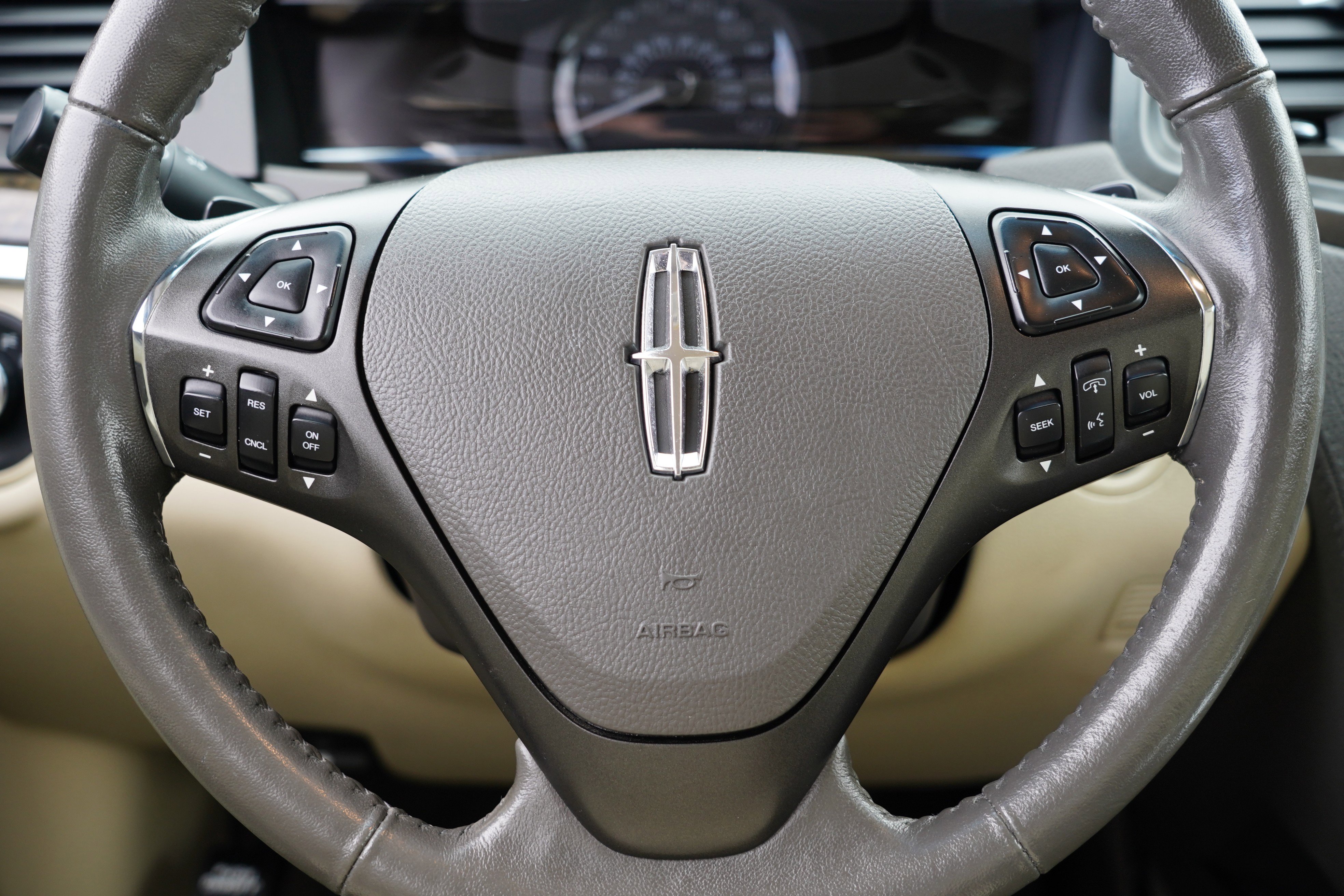 Used 2014 Lincoln MKS AWD w/ Equipment Group 101A image 25