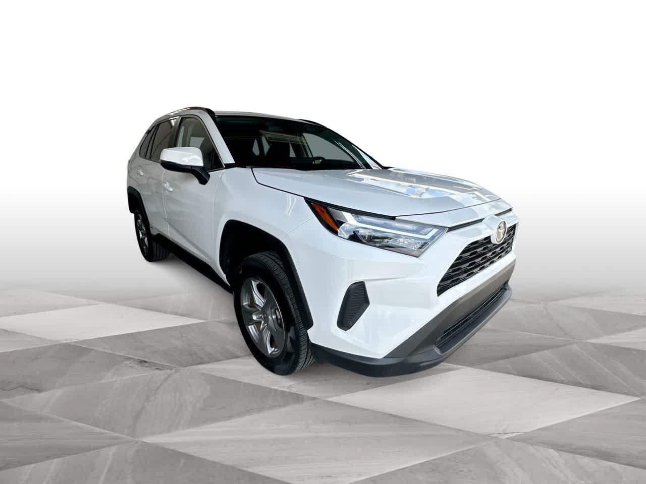 Used 2025 Toyota RAV4 LE AWD/4WD image 2