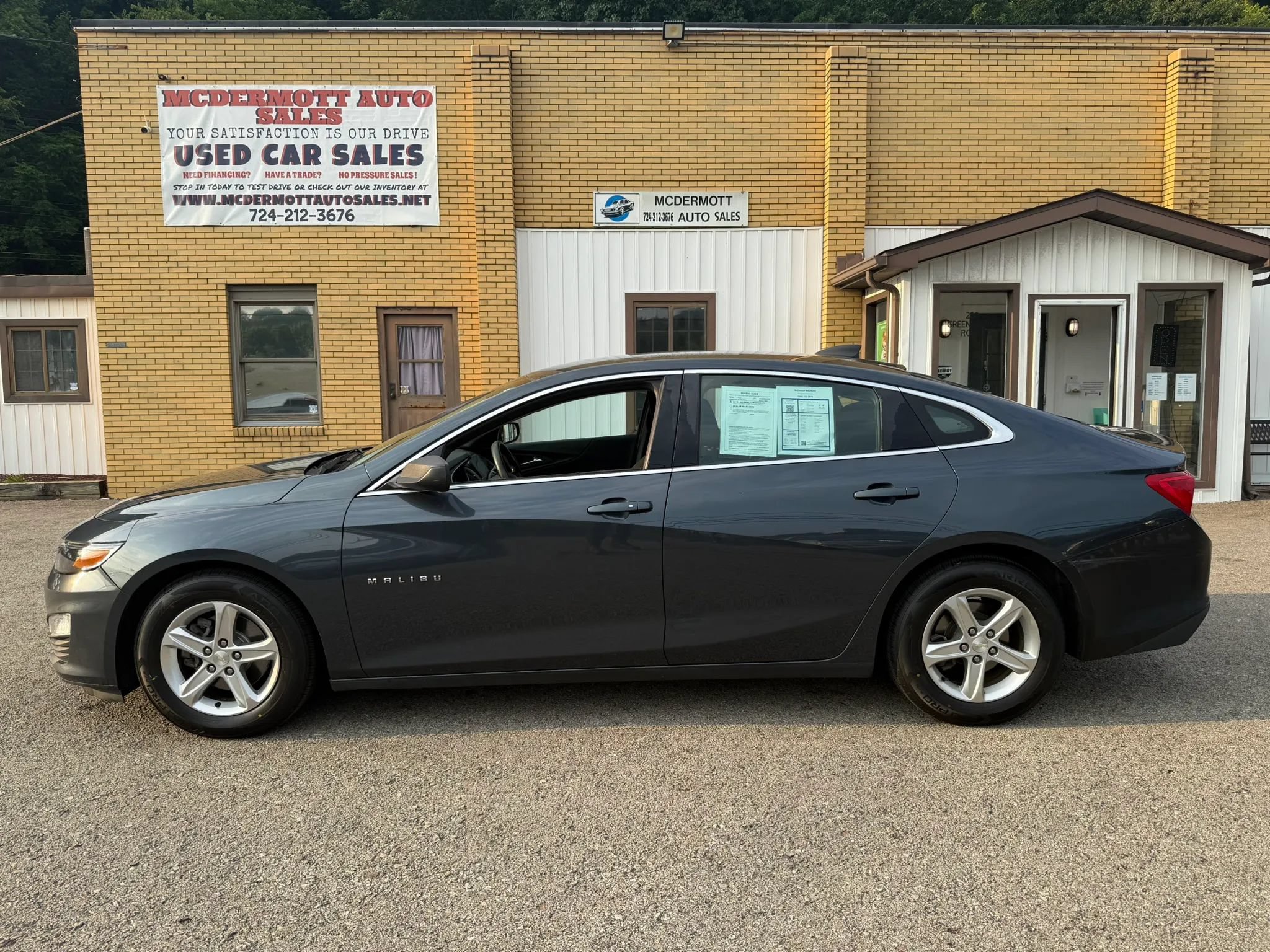 Used 2019 Chevrolet Malibu LS FWD image 2