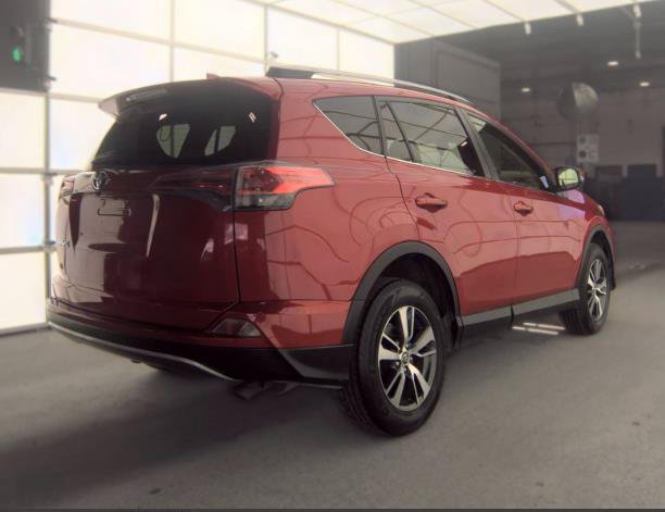 Used 2017 Toyota RAV4 XLE FWD image 3