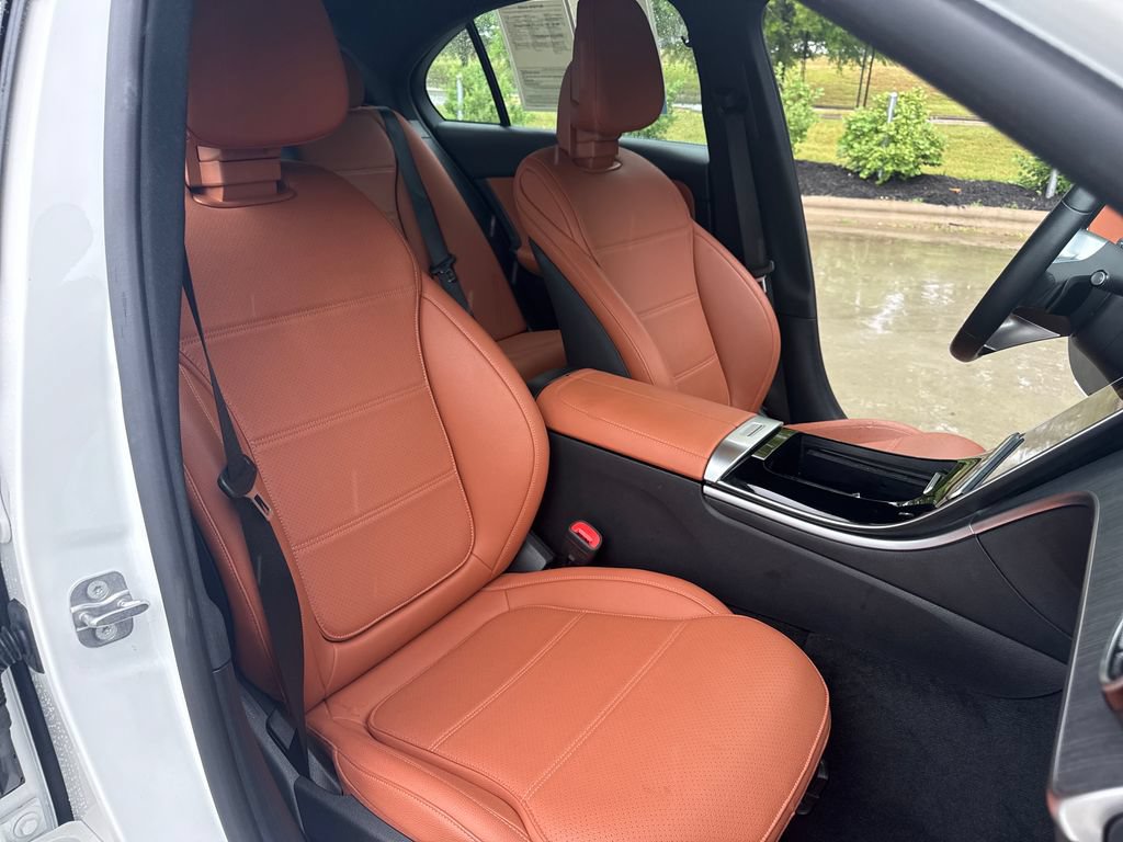 Used 2025 Mercedes-Benz C 300 Sedan image 35