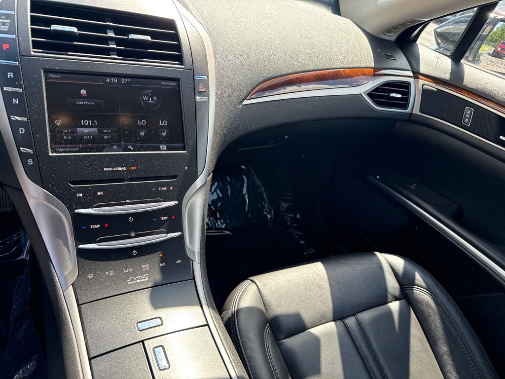 Used 2013 Lincoln MKZ FWD image 13