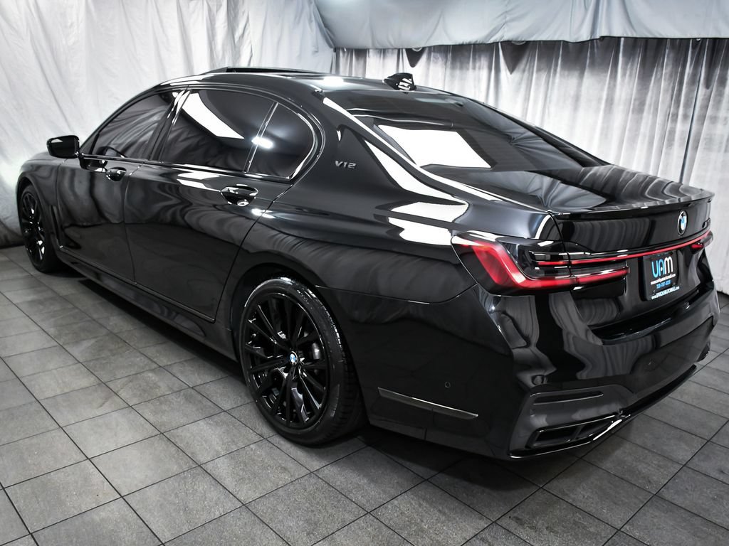 Used 2022 BMW M760i xDrive w/ Luxury Rear Seating Package AWD/4WD image 4