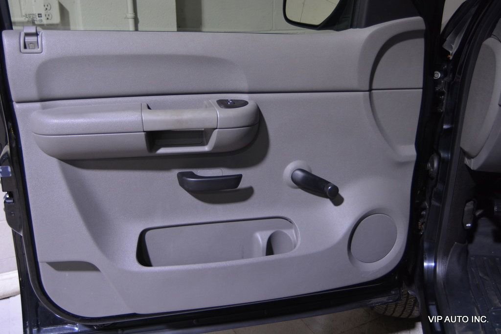 Used 2007 Chevrolet Silverado 2500 W/T w/ LS Package image 7