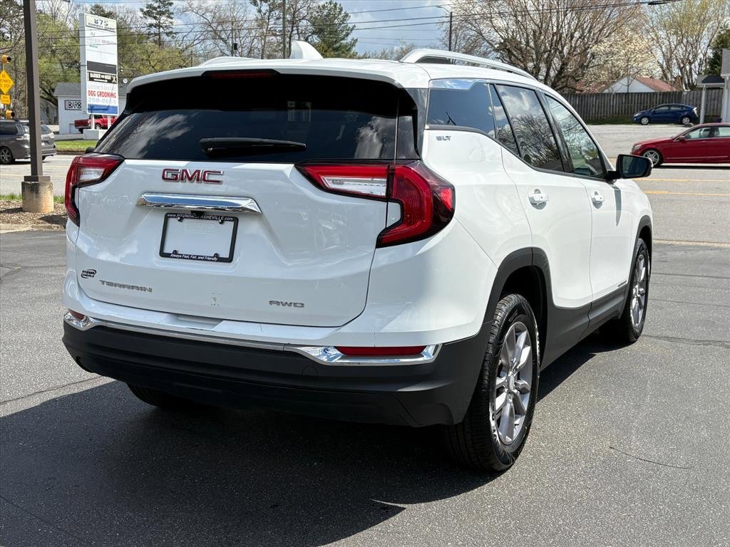Used 2023 GMC Terrain SLT image 5