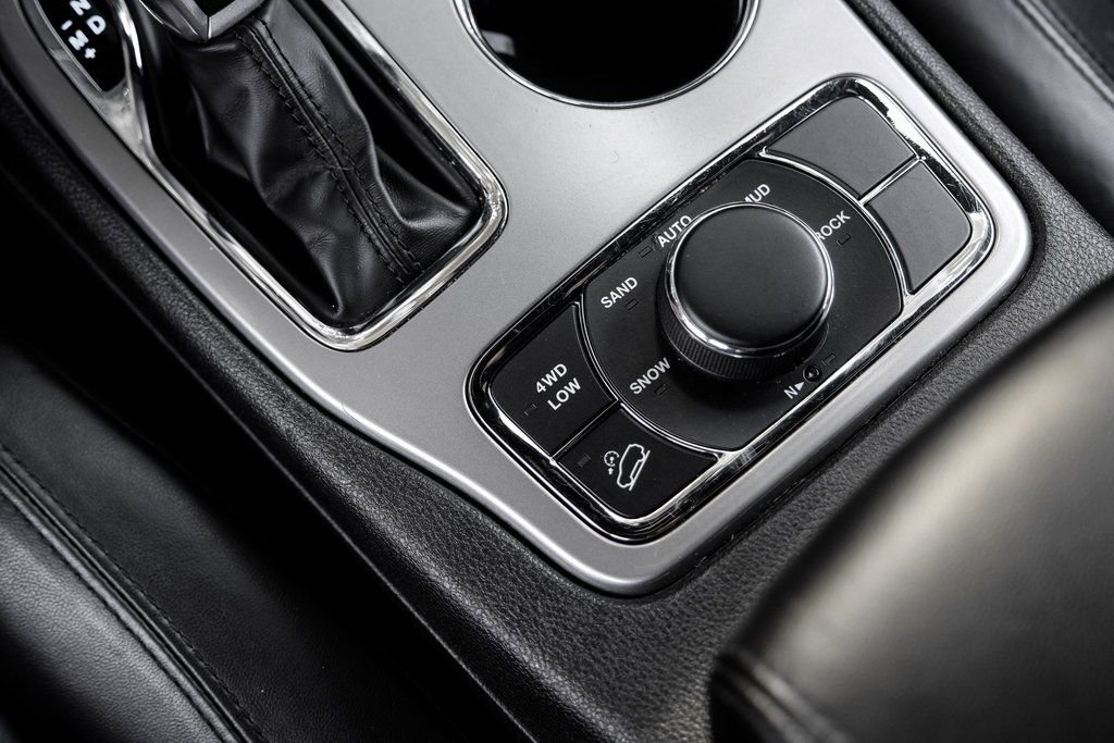 Used 2022 Jeep Grand Cherokee Limited w/ Tech Group image 38