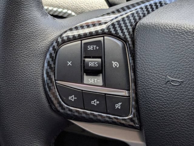 Used 2023 Ford Explorer XLT AWD/4WD image 33