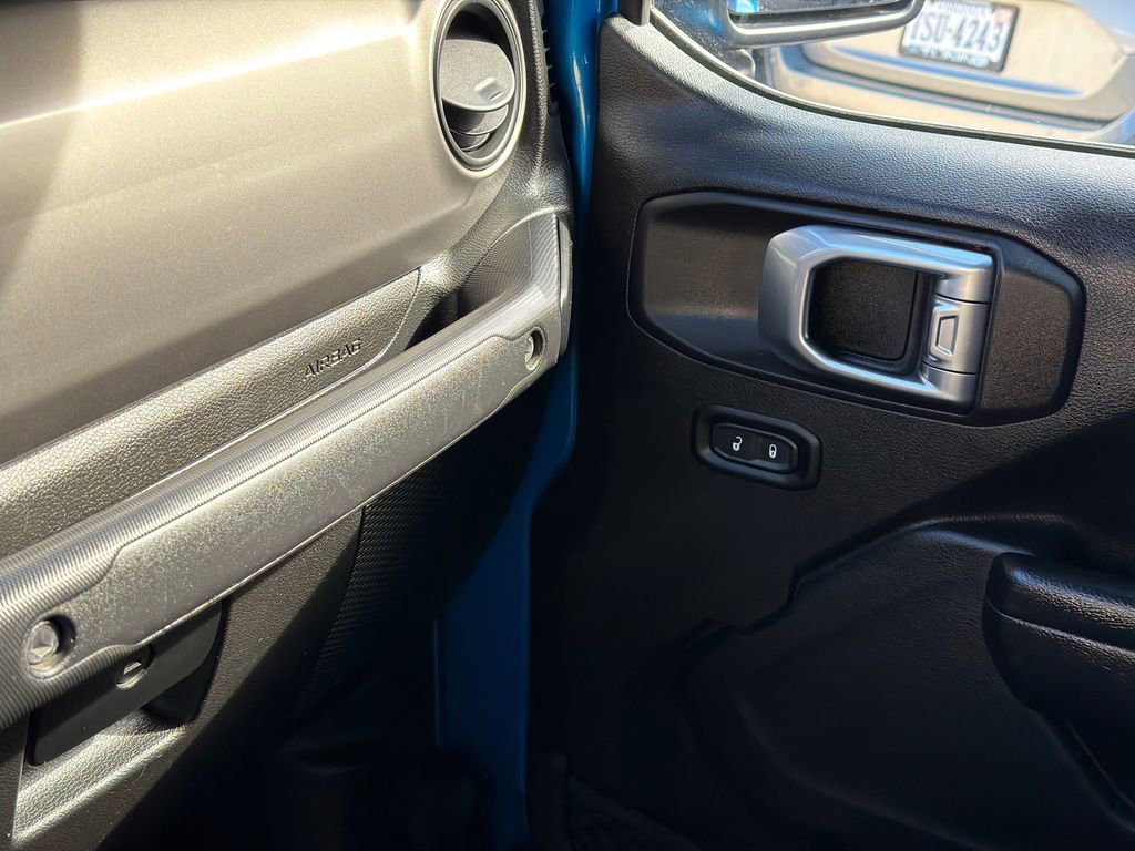 Used 2021 Jeep Gladiator Sport image 33