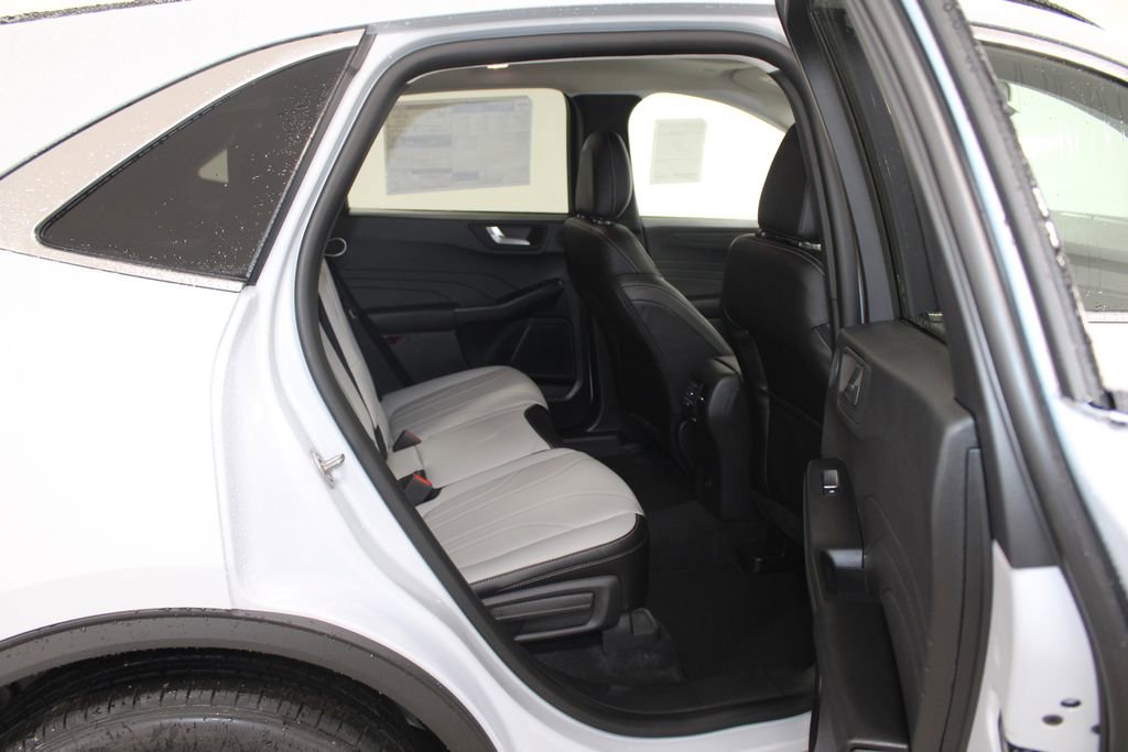 New 2026 Ford Escape Platinum w/ Premium Technology Package image 31