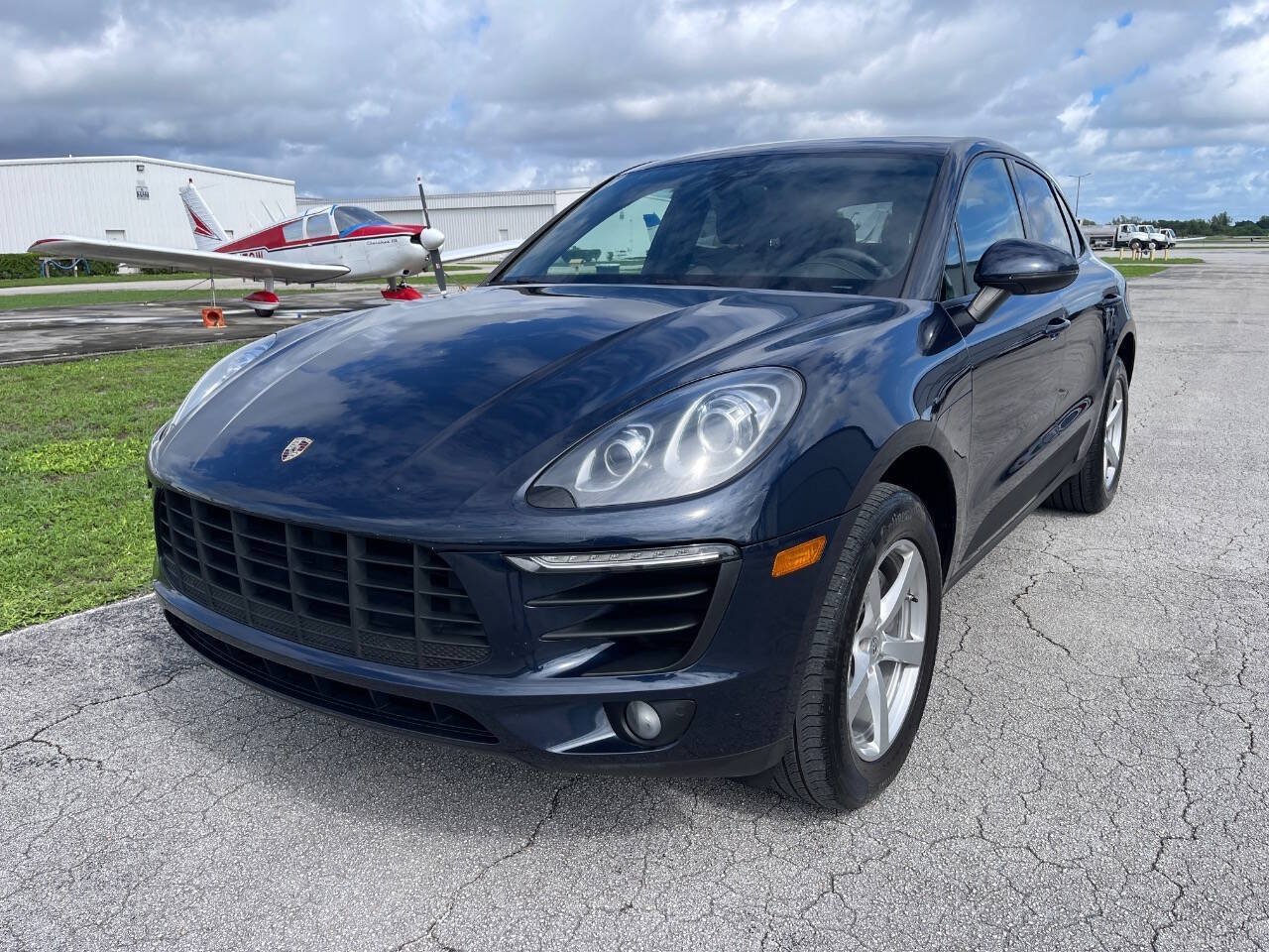 Used 2018 Porsche Macan AWD/4WD image 12