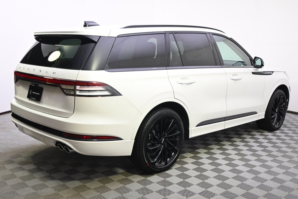 New 2026 Lincoln Aviator Reserve image 7